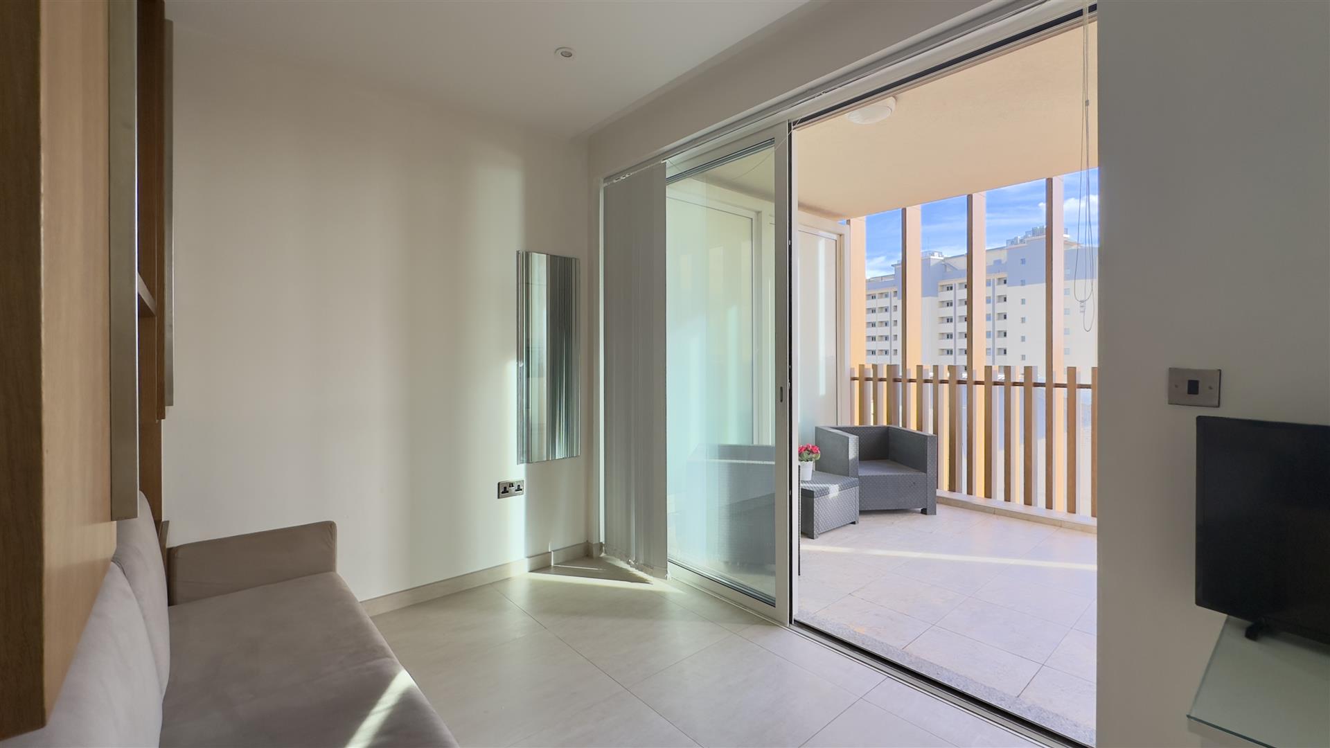 Image of Apartment - 1 Bathrooms for Sale in West One, Eurotowers-Gibraltar, Image 2